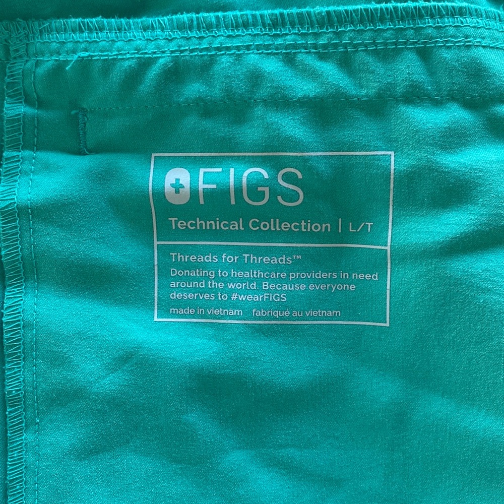 Like new surgical green Figs